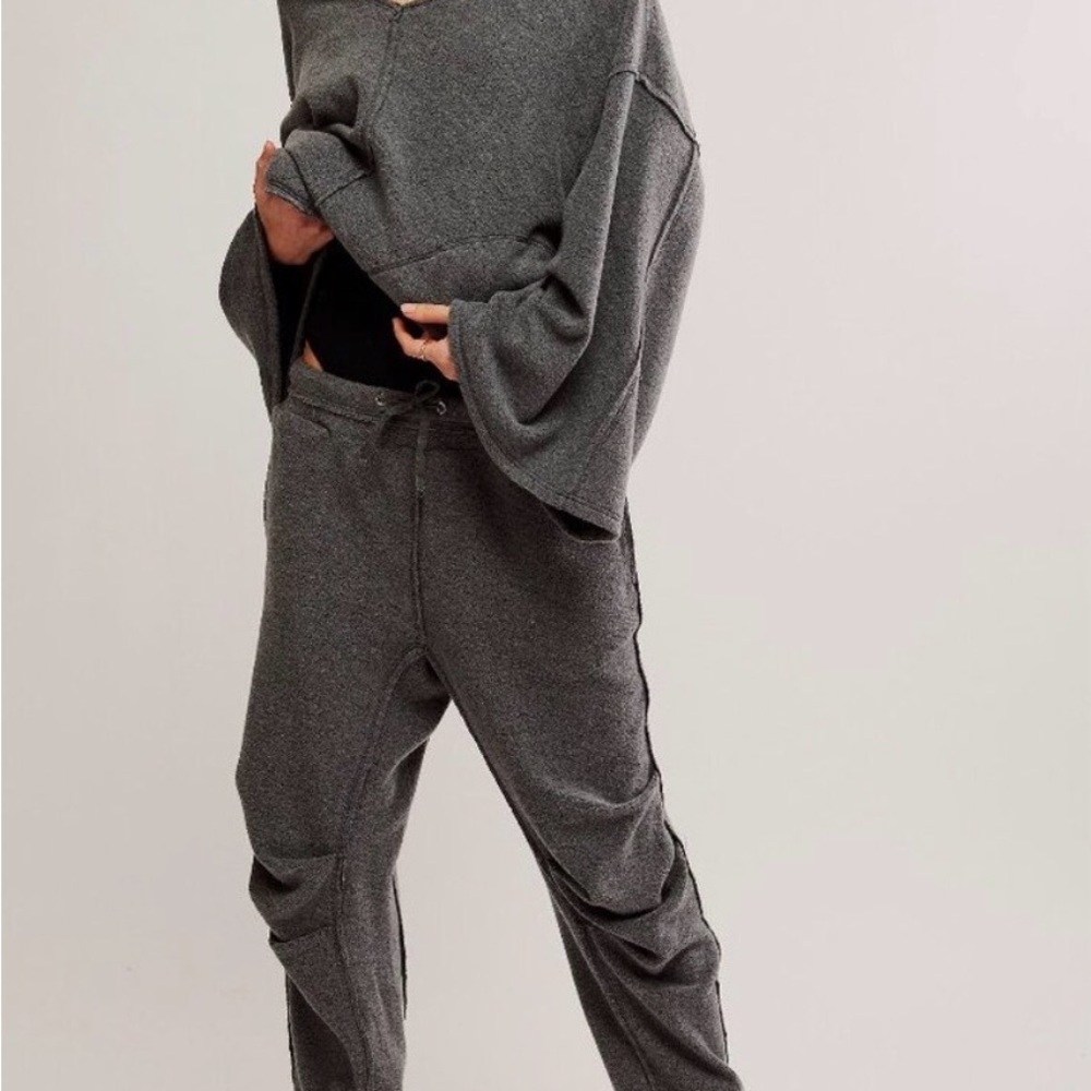 Free People Charcoal Gray Cozy V-Neck Sweatshirt & Jogger Set - Picture 3 of 6